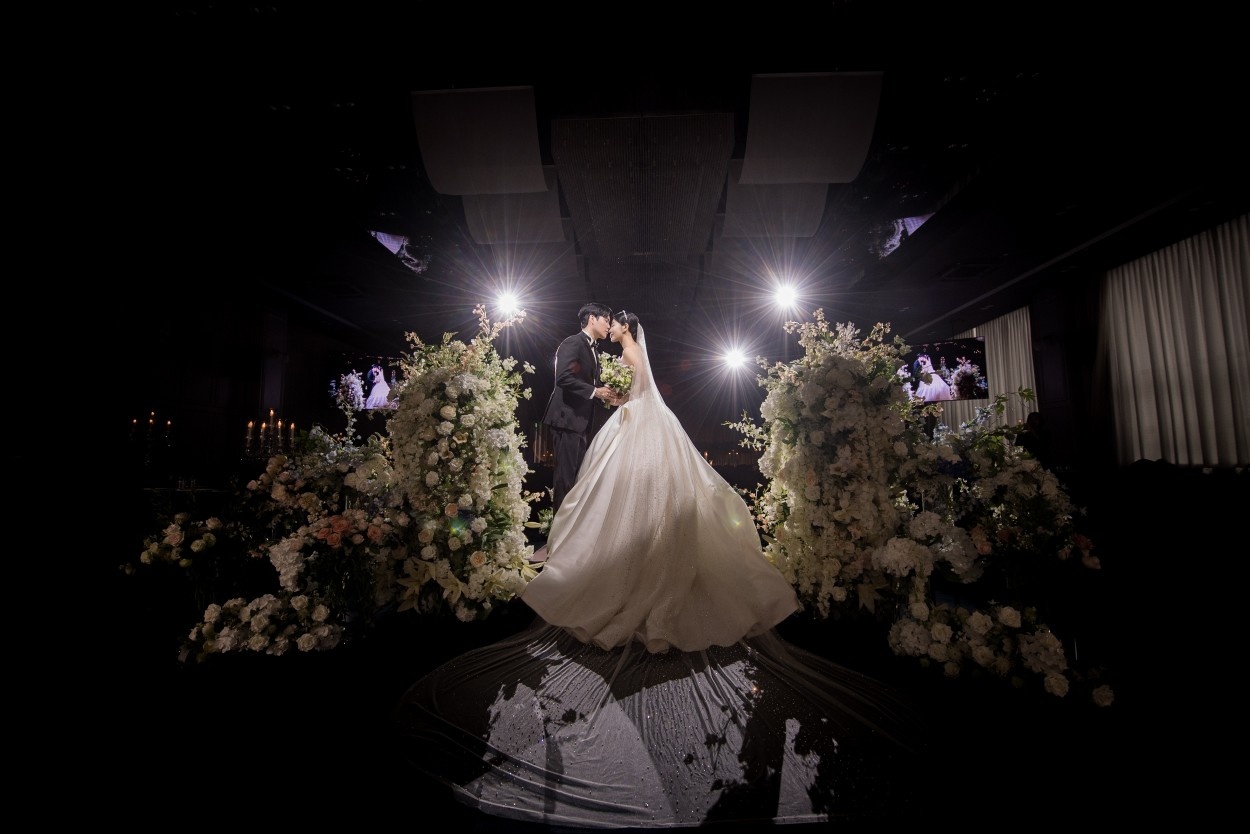 �׷���Ʈ������Ȧ